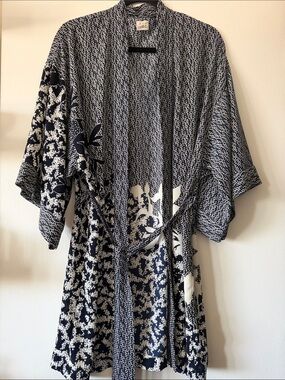 A New Day|Navy and White Floral Kimono Robe|OS S/L|EUC